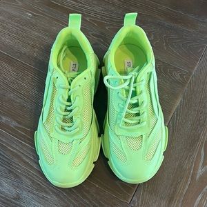 Brand New Steve Madden Possession Sneakers